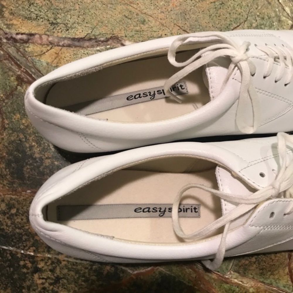 Easy Spirit white leather shoes - Picture 3 of 6